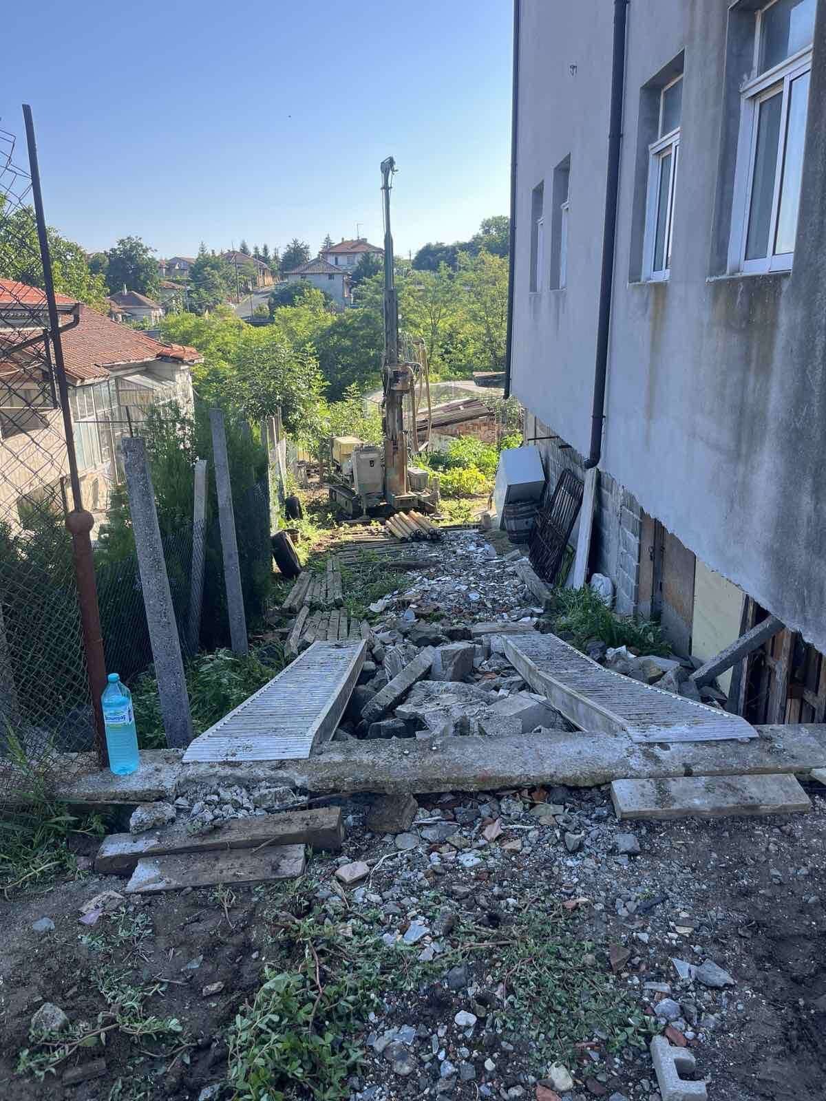 Оглед на терен за сондаж за вода в имот край Бургас